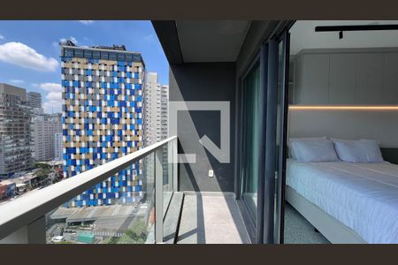 Varanda de kitnet/studio para alugar com 1 quarto, 28m² em Pinheiros, São Paulo