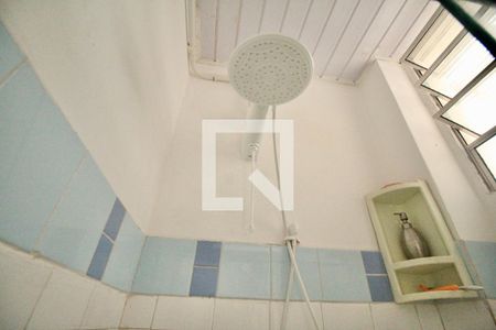 Banheiro de kitnet/studio para alugar com 1 quarto, 28m² em Barra, Salvador