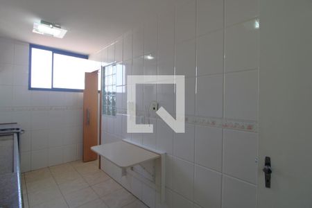 Cozinha de apartamento para alugar com 2 quartos, 60m² em Cidade Ademar, São Paulo