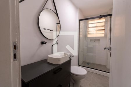 Banheiro de apartamento à venda com 1 quarto, 42m² em Centro Histórico, Porto Alegre