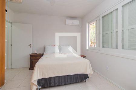 Suíte de casa à venda com 4 quartos, 280m² em Partenon, Porto Alegre