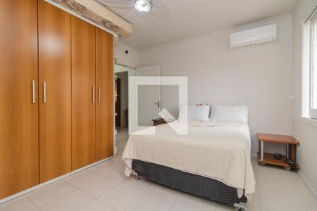 Suíte de casa à venda com 4 quartos, 280m² em Partenon, Porto Alegre