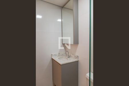Banheiro de kitnet/studio para alugar com 1 quarto, 24m² em Vila Monte Alegre, São Paulo