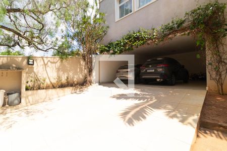 Garagem de casa à venda com 4 quartos, 618m² em Bairro das Palmeiras, Campinas
