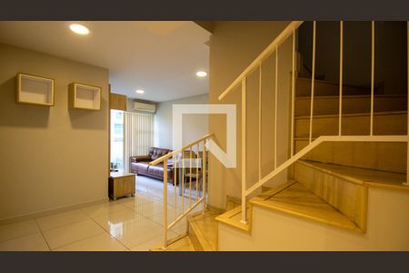 Sala de apartamento para alugar com 2 quartos, 95m² em Recreio dos Bandeirantes, Rio de Janeiro