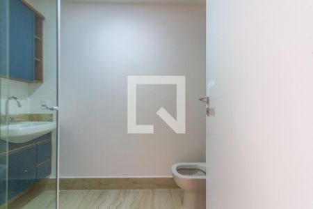 Banheiro de kitnet/studio para alugar com 1 quarto, 26m² em Jardim das Acacias, São Paulo