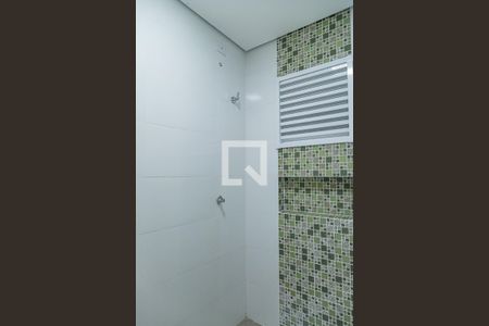 Banheiro de kitnet/studio para alugar com 1 quarto, 24m² em Vila Monte Alegre, São Paulo