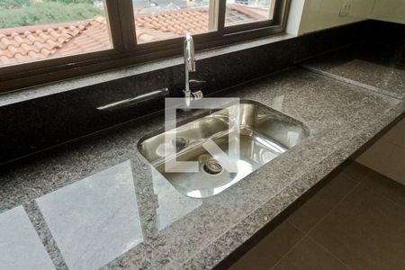 Cozinha de casa à venda com 3 quartos, 240m² em Parque Sao Domingos, São Paulo