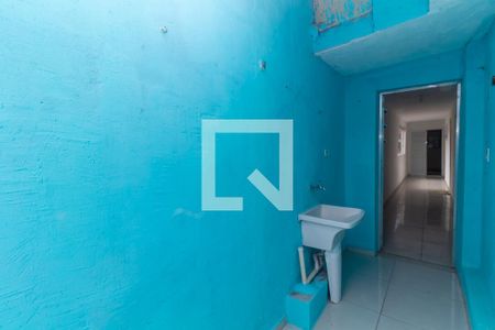 Área de Serviço de casa para alugar com 2 quartos, 70m² em Jardim Rodolfo Pirani, São Paulo
