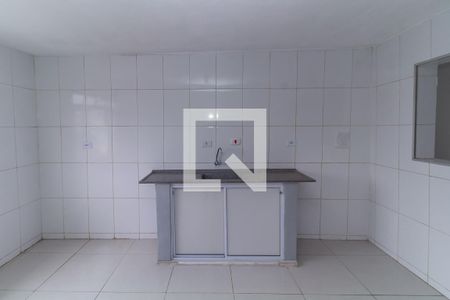 Cozinha de casa para alugar com 2 quartos, 70m² em Jardim Rodolfo Pirani, São Paulo