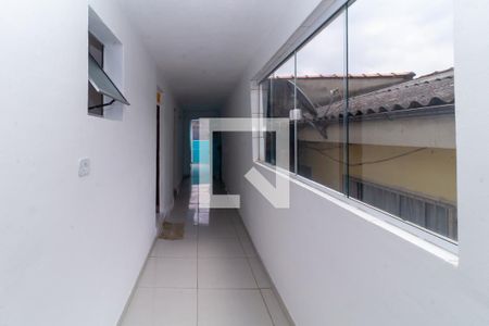 Corredor dos Quartos de casa para alugar com 2 quartos, 70m² em Jardim Rodolfo Pirani, São Paulo