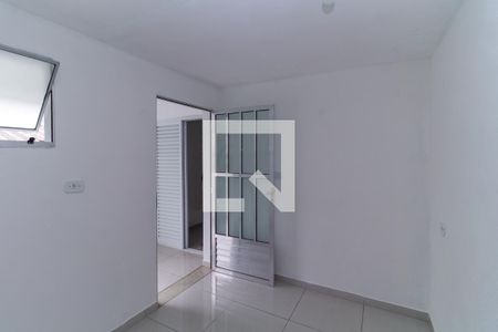 Quarto 2 de casa para alugar com 2 quartos, 70m² em Jardim Rodolfo Pirani, São Paulo