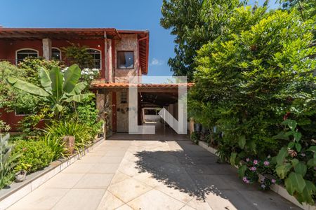 Garagem de casa para alugar com 4 quartos, 360m² em Trevo, Belo Horizonte