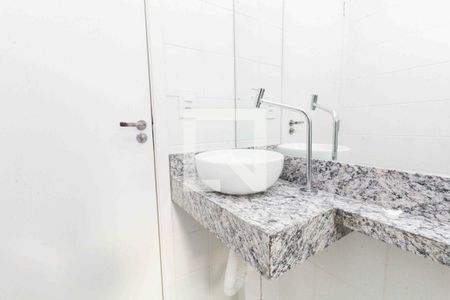 Banheiro de apartamento para alugar com 1 quarto, 35m² em Cidade Mãe do Céu, São Paulo