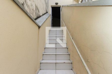 Escada de casa para alugar com 2 quartos, 65m² em Aricanduva, São Paulo
