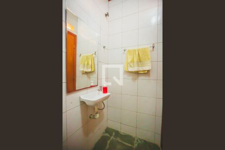 Casa à venda com 300m², 3 quartos e 3 vagasBanheiro de Serviço 2