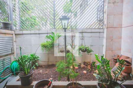 Casa à venda com 300m², 3 quartos e 3 vagasGaragem / Jardim