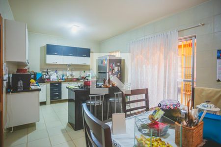 Casa à venda com 300m², 3 quartos e 3 vagasCozinha