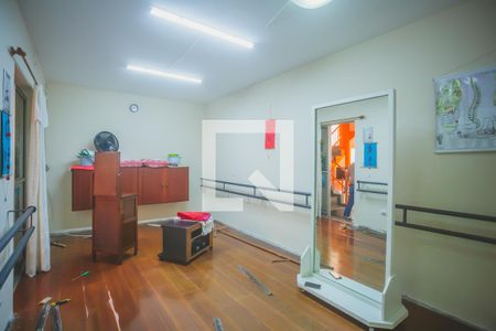Casa à venda com 300m², 3 quartos e 3 vagasQuarto de Serviço