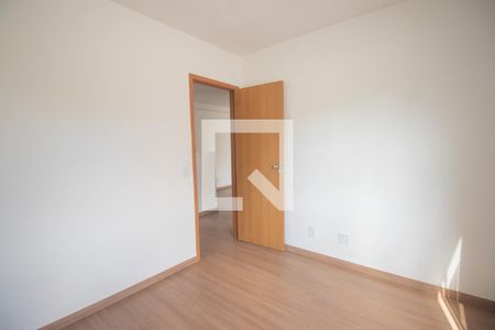 Quarto 2 de apartamento para alugar com 2 quartos, 45m² em Tribobó, São Gonçalo