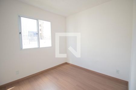 Quarto 2 de apartamento para alugar com 2 quartos, 45m² em Tribobó, São Gonçalo