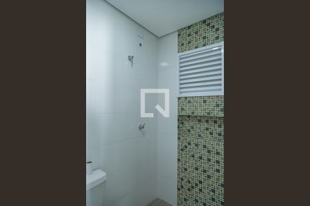 Banheiro de kitnet/studio para alugar com 1 quarto, 24m² em Vila Monte Alegre, São Paulo