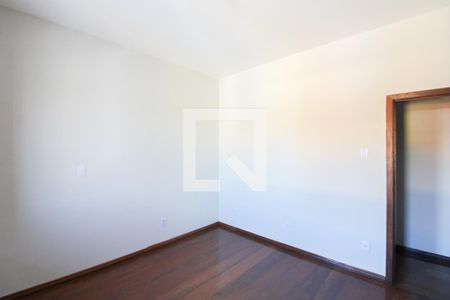 Quarto 3 de casa à venda com 4 quartos, 280m² em Floramar, Belo Horizonte