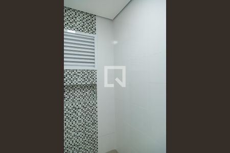 Banheiro de kitnet/studio para alugar com 1 quarto, 24m² em Vila Monte Alegre, São Paulo