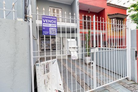 Fachada de casa à venda com 3 quartos, 135m² em Perdizes, São Paulo
