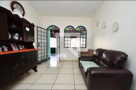 Sala de estar de casa à venda com 4 quartos, 267m² em Fernão Dias, Belo Horizonte