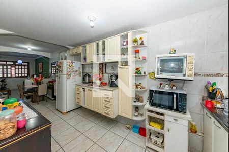 Cozinha de casa à venda com 3 quartos, 200m² em Barreiro, Belo Horizonte