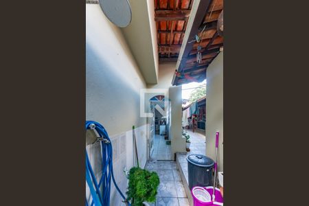 Área externa de casa à venda com 3 quartos, 200m² em Barreiro, Belo Horizonte