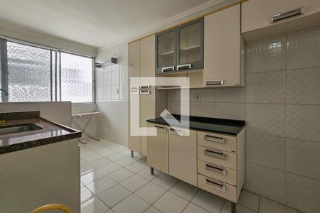 Cozinha de apartamento para alugar com 1 quarto, 56m² em Jardim Las Palmas, Guarujá