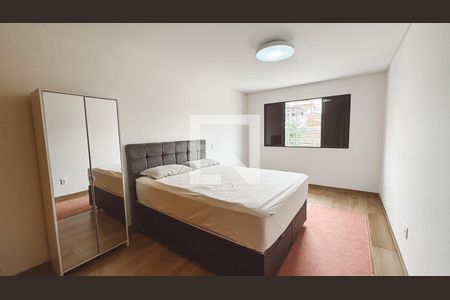 Quarto  de casa à venda com 4 quartos, 211m² em Jardim Rossin, São Paulo