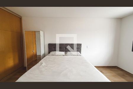 Quarto  de casa à venda com 4 quartos, 211m² em Jardim Rossin, São Paulo