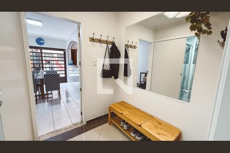 Corredor de casa à venda com 4 quartos, 211m² em Jardim Rossin, São Paulo