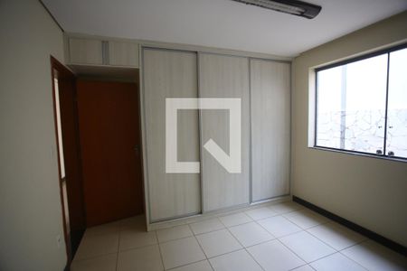 Quarto 1 de casa para alugar com 5 quartos, 384m² em Santa Lúcia, Belo Horizonte