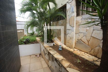 Quintal de casa para alugar com 5 quartos, 384m² em Santa Lúcia, Belo Horizonte