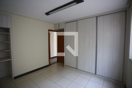 Quarto 1 de casa para alugar com 5 quartos, 384m² em Santa Lúcia, Belo Horizonte