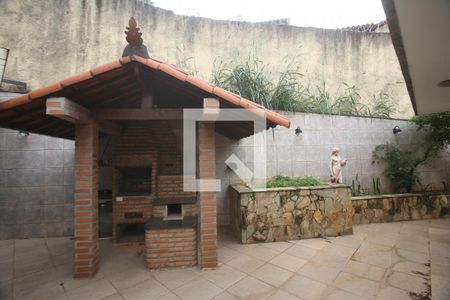 Quintal de casa para alugar com 5 quartos, 384m² em Santa Lúcia, Belo Horizonte
