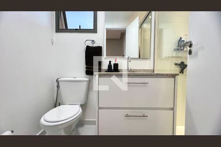 Banheiro de apartamento à venda com 1 quarto, 44m² em Pinheiros, São Paulo