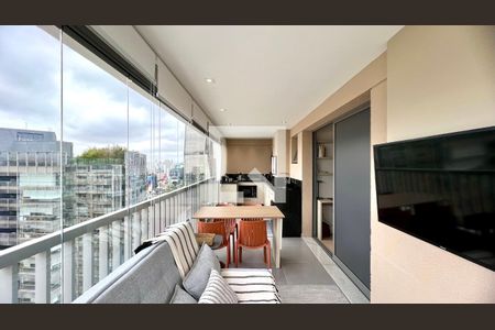 Sala/Sacada de apartamento à venda com 1 quarto, 44m² em Pinheiros, São Paulo