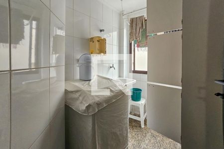 Área de serviço de apartamento para alugar com 2 quartos, 70m² em Jardim Tres Marias, Guarujá