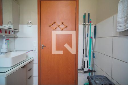 Banheiro de apartamento à venda com 2 quartos, 50m² em Canudos, Novo Hamburgo