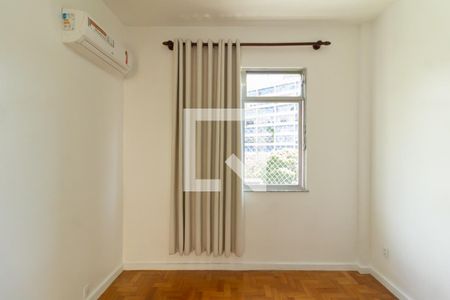 Quarto 1 de apartamento para alugar com 3 quartos, 80m² em Botafogo, Rio de Janeiro
