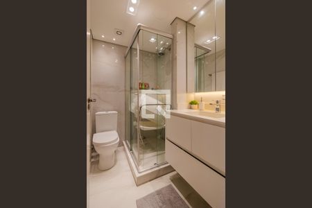 Banheiro de apartamento à venda com 2 quartos, 238m² em Cristal, Porto Alegre