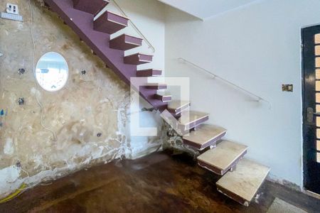 Escada de casa à venda com 5 quartos, 182m² em Sumaré, São Paulo