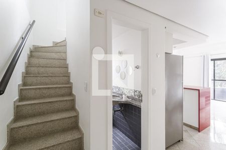 Corredor de apartamento para alugar com 1 quarto, 54m² em Indianópolis, São Paulo