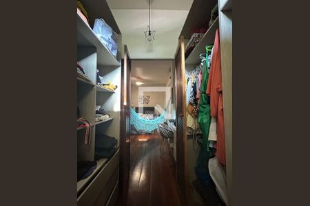 Closet de casa à venda com 5 quartos, 450m² em Laranjeiras, Rio de Janeiro