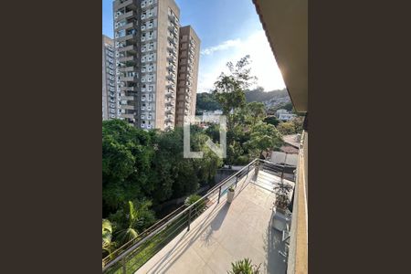 Vista de casa à venda com 5 quartos, 450m² em Laranjeiras, Rio de Janeiro
